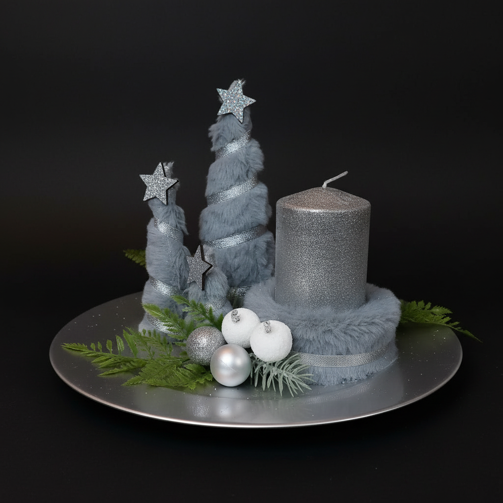 Centrotavola natalizio grigio argento su sfondo scuro
