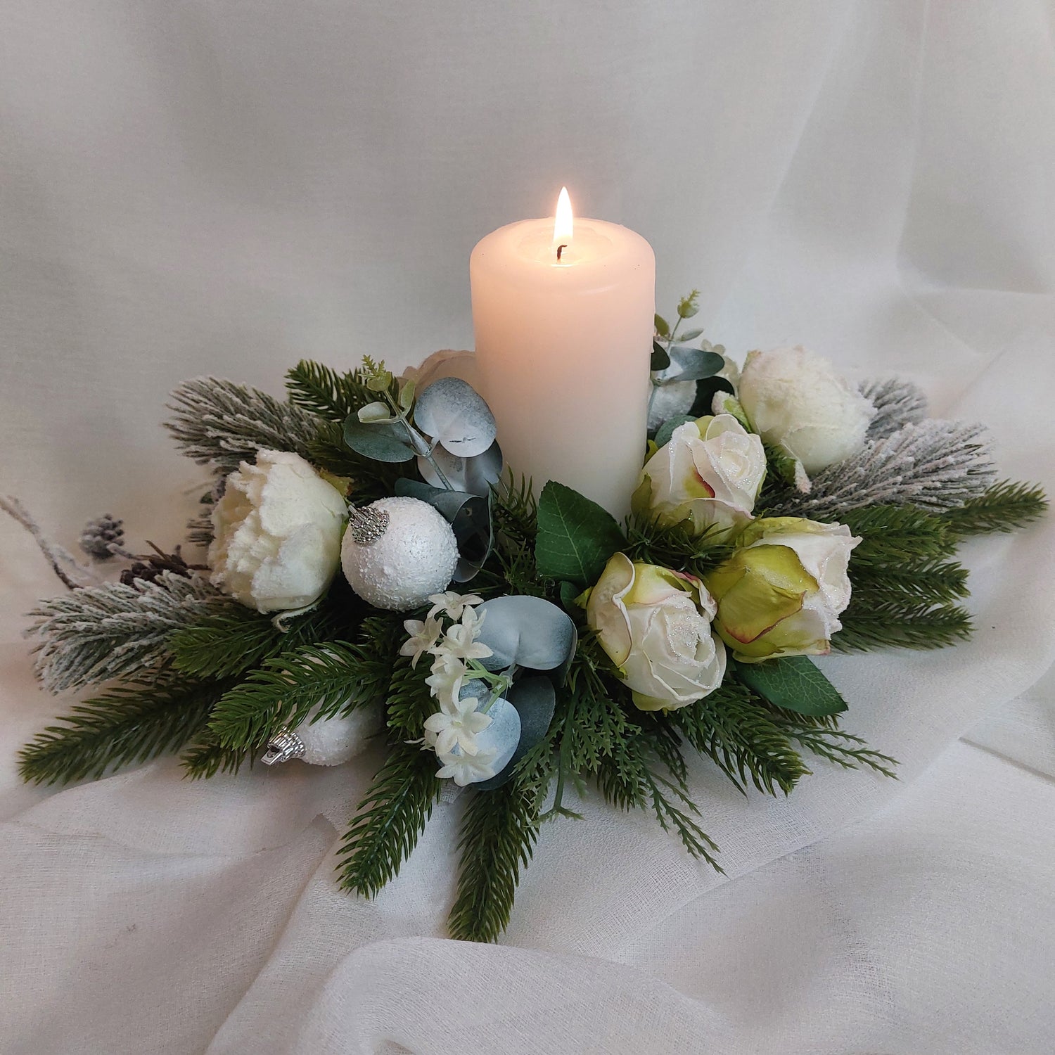 Centrotavola bianco rose e peonie