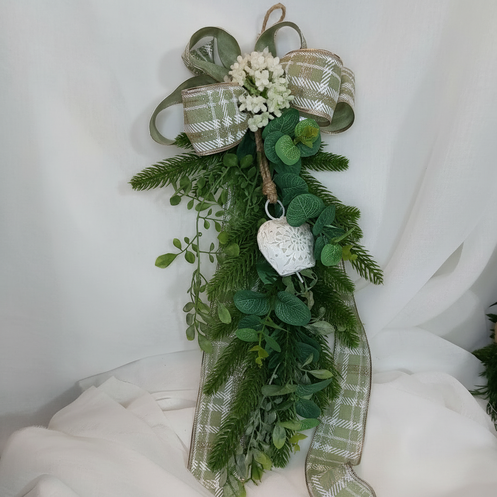 Tralcio natalizio sfondo chiaro