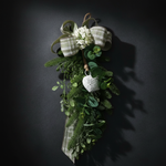 Tralcio natalizio sfondo scuro